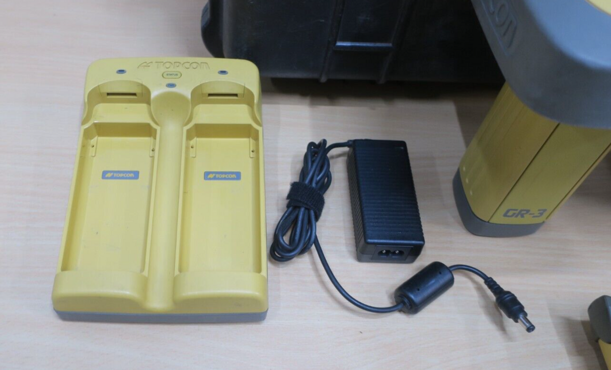 Topcon GR-3 Digital UHF GNSS GPS Receiver FC-200 Field Controller Base & Rover