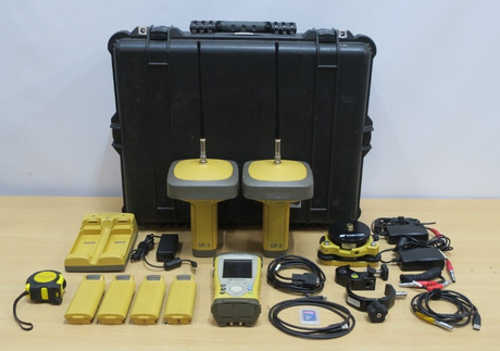 Topcon GR-3 Digital UHF GNSS GPS Receiver FC-200 Field Controller Base & Rover